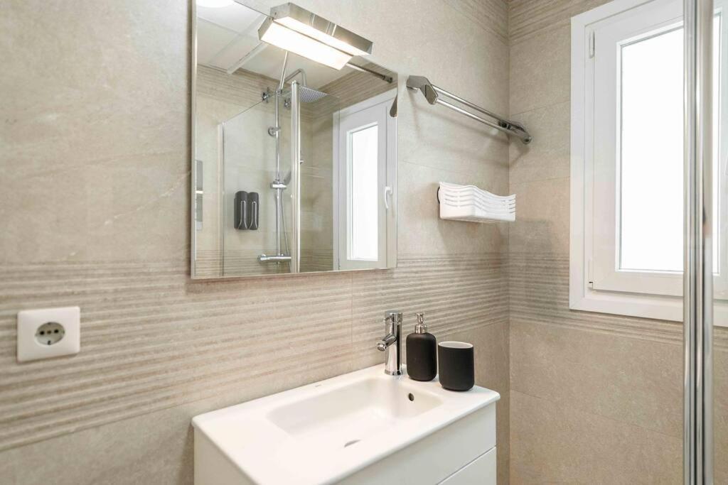 Spacious & Authentic Apartment By Rems Málaga Exterior foto